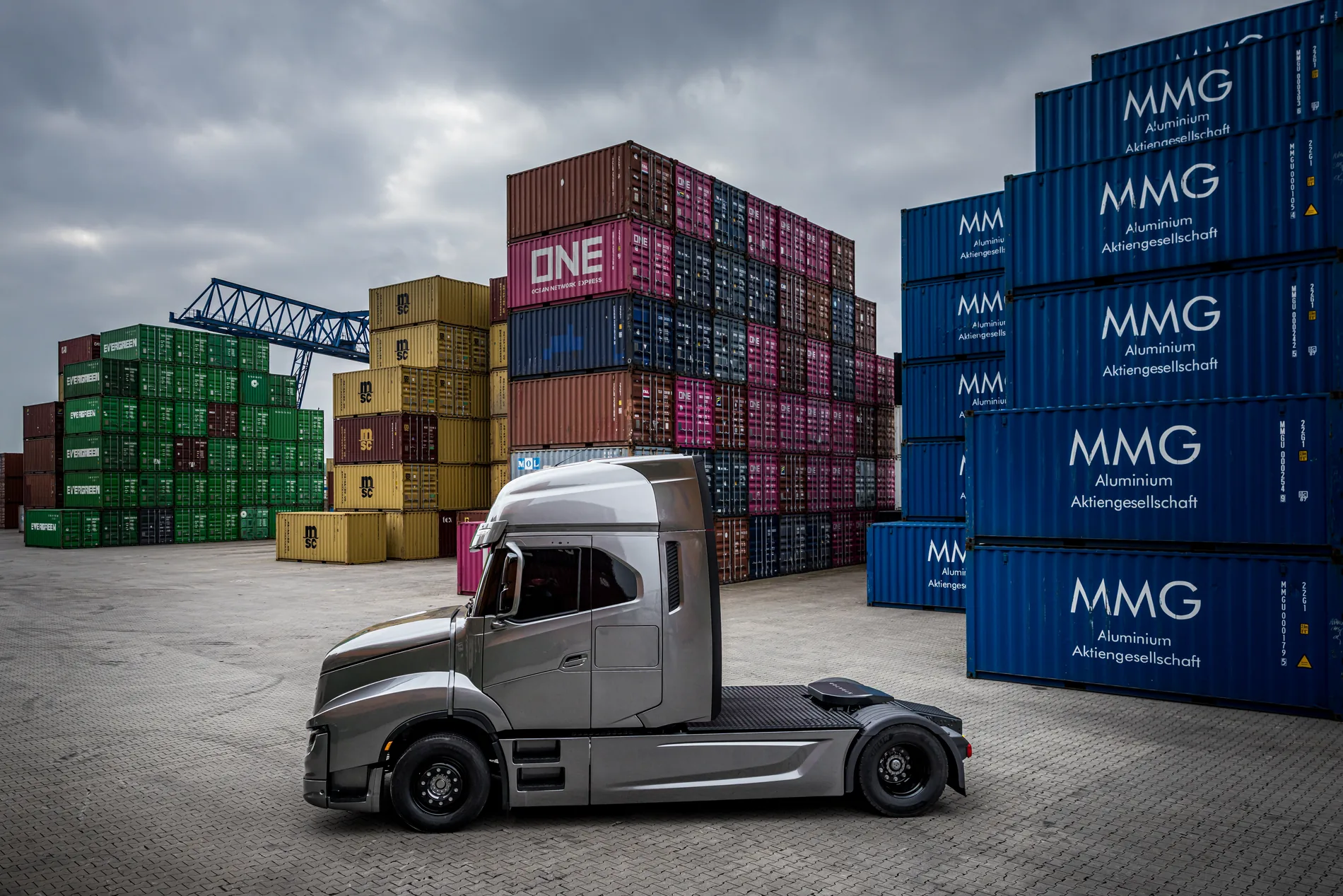 STRATOR in zijaanzicht op een containerterminal